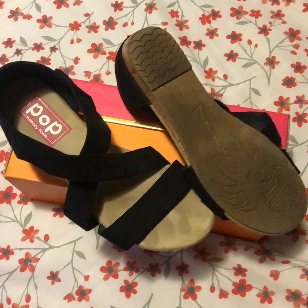 Black memory foam sandals